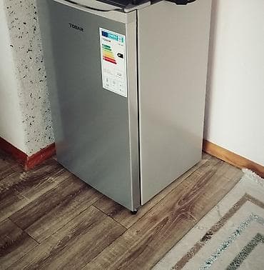 Компактный однокамерный холодильник TOBAR (серебристый цвет)