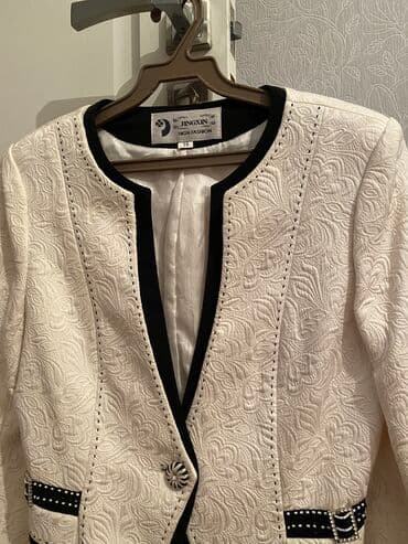 Продаю пиджак. Размер 42-44. Состояние отличное