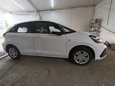 китайский мини машина: Honda Jazz: 2021 г., 1.5 л, Автомат, Бензин, Хэтчбэк — 6