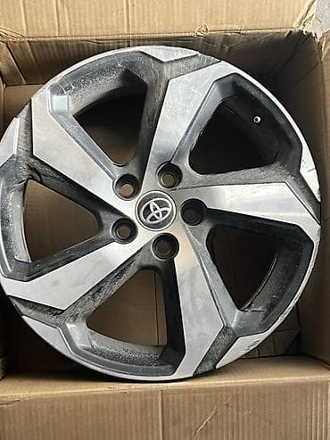 Литые Диски R 18 Toyota, Комплект, отверстий - 5, Б/у