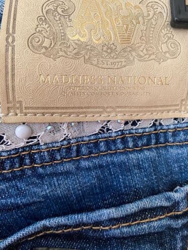 срочно продаю в связи с переездом: Стильные рваные джинсы р.27 от французского бренда, мягкие и очень — 9