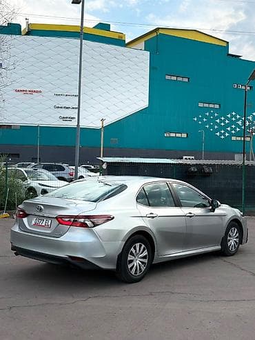 byd e5: Toyota Camry: 2022 г., 2.5 л, Вариатор, Гибрид, Седан — 5