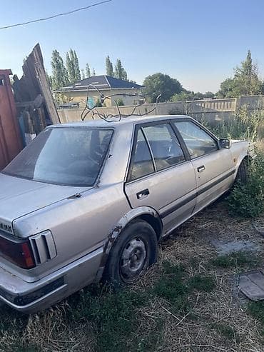 араба ош: Nissan Bluebird: 1987 г., 2 л, Механика, Дизель, Седан — 5