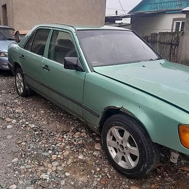 Mercedes-Benz W124: 1987 г., Седан — 2