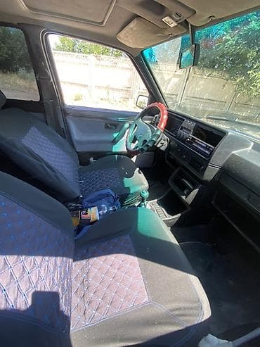 220 s class: Volkswagen Golf: 1991 г., Хэтчбэк — 5