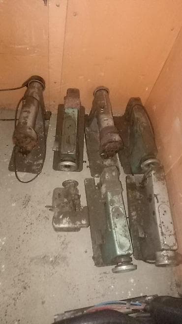 Оборудование для швейных цехов: Промышленные головки и стол для швейного/кожевенного оборудования - — 1