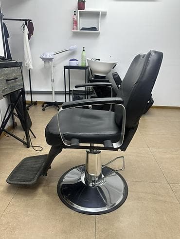 Парикмахерское кресло для салона/барбершопа. - Обивка: черная