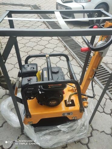 Вибро плита бензиновая. TOLSEN Двигатель 4,8кв(6,5HP) LONCIN Частота