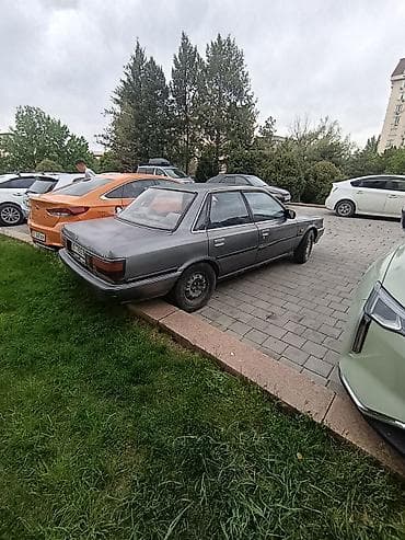 e34 520: Toyota Camry: 1989 г., 2 л, Ручные, Газ, Седан — 3