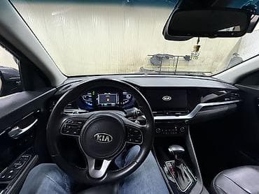 210 е55: Kia Niro: 2019 г., 1.6 л, Автомат, Гибрид, Кроссовер — 2