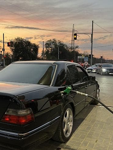 годьф 4: Mercedes-Benz W124: 1993 г., 3.2 л, Автомат, Бензин, Седан — 2