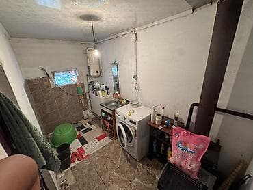 Үйлөр: Продаю Дом находится в центре барачного типа в токмаке чуй покровке 4 — 5