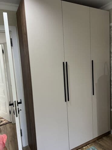 кухонный навесной шкаф: Кухонный гарнитур в современном стиле - Линейная компоновка с высоким — 12