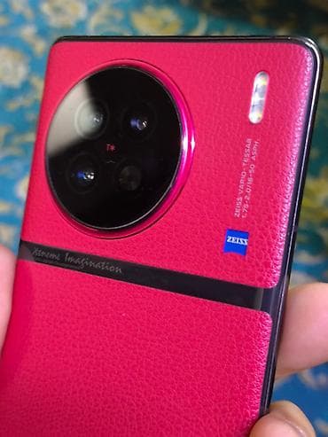 vivo y28: Vivo X90s, Б/у, 256 ГБ, цвет - Красный, 2 SIM — 1