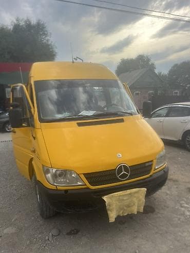 сидении на спринтер: Mercedes-Benz Sprinter (длинная база, высокий крыша), желтый фургон — 1