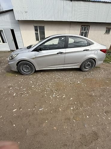 срочно только нал: Hyundai Solaris: 2012 г., 1.6 л, Ручные, Бензин, Седан — 2