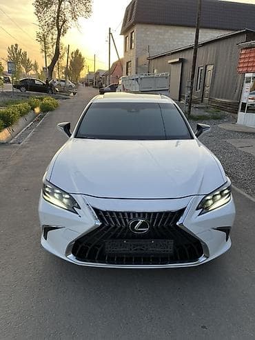 iphone xz: Сдаю Lexus ES, Почасово, С водителем — 2