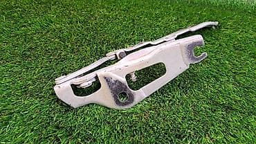 bmw e36: Петля крышки багажника R Е90 7 060 628 Год 2006 В отличном — 4