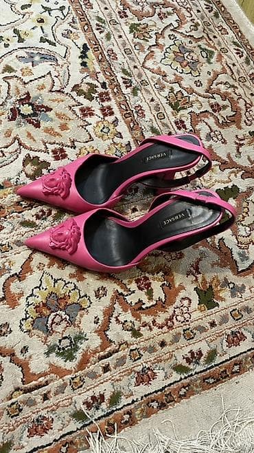 Туфли-лодочки Versace с открытой пяткой (slingback), ярко-розовые. - — 3