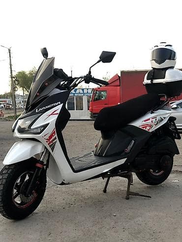 gilera runner: Скутер Liyamotor (белый с черными и красными элементами) - Кузов — 1
