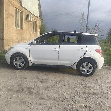 водный матор: Toyota Ist: 2002 г., 1.5 л, Автомат, Бензин, Хэтчбэк — 2