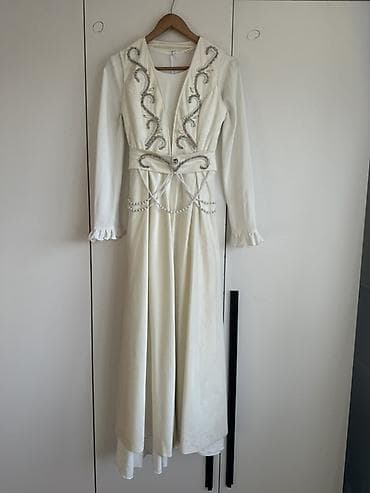 Брюки: Платье 3000 одевала только один раз
Пальто и аксессуары бесплатно — 2