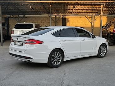 2017: Ford Fusion: 2017 г., 2 л, Автомат, Гибрид, Седан — 3