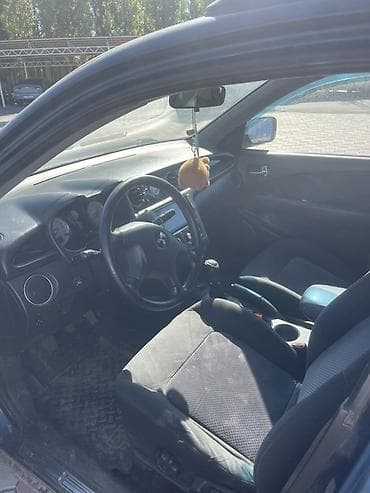 Унаа: Mitsubishi Outlander: 2003 г., Кол менен иштөөчү, Кроссовер — 4