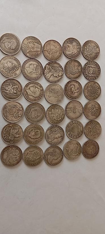 скупка манет: Набор коллекционных монет со всего мира — крупная подборка из примерно — 3