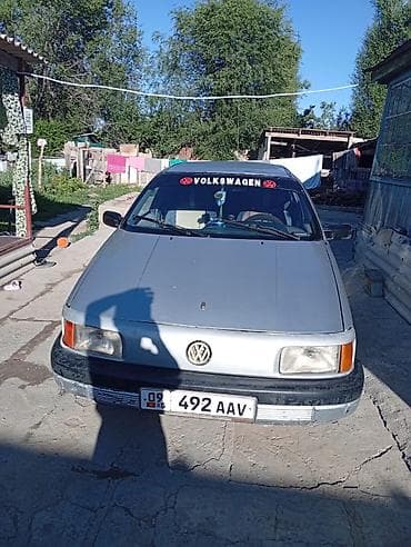 Volkswagen Passat: 1991 г., Седан at lalafo.kg Volkswagen Passat: 1991 г., Седан