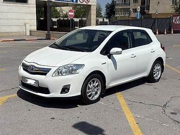 с кочкор авто: Toyota Auris: 2011 г., 1.8 л, Автомат, Гибрид, Хетчбек — 2