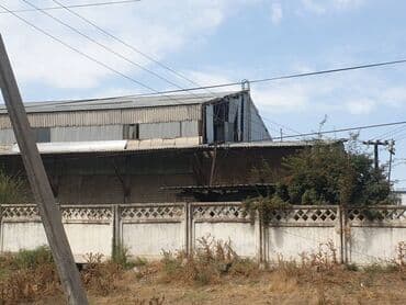 земельный участок производственного назначения: Срочно !!! продаю складские помещения площадью 10 000 м2 . Участок — 4