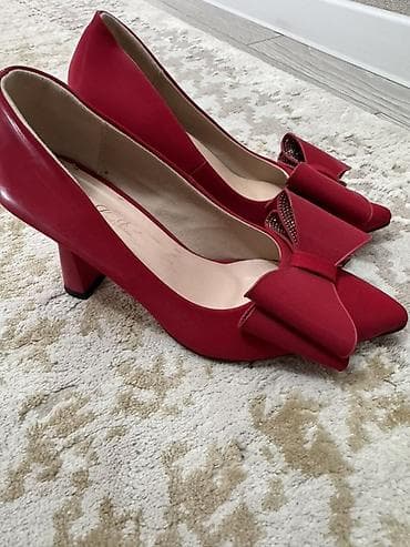 кыргыз кийими: КРАСНЫЕ КАБЛУЧКИ И БЕЛЫЕ ❤️-1500 🤍-2000 Туфли и босоножки на каблуке — 2