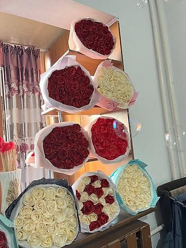 Букеты из роз (красные, белые и комбинированные) - Пышные круглые