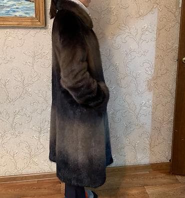 Шубы: Срочно!!! Продаётся шикарная, цельная норковая шуба! Цвет — 4