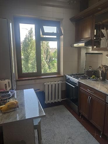 асанбай 105 серии: 4 комнаты, 77 м², 105 серия, 4 этаж, Старый ремонт — 4