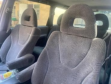 Mitsubishi Space Wagon: 1999 г., 2.4 л, Автомат, Бензин, Универсал — 7