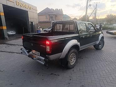 простой: Nissan Navara: 2015 г., 2.5 л, Механика, Бензин, Пикап — 4