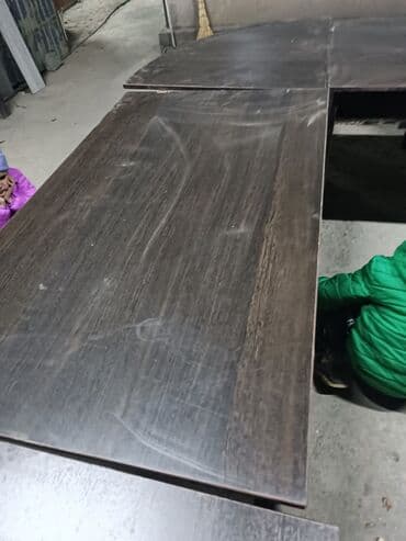 уголок офисные: Большой офисный угловой стол в хорошем состоянии. Цвет темного — 1