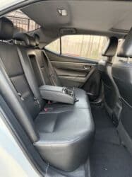 купить авто без посредников от хозяина недорого: Toyota Corolla: 2019 г., 1.8 л, Робот, Гибрид, Седан — 10