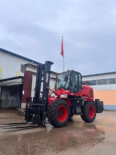 b class: Погрузчик, Колесный, Вилочный — 2