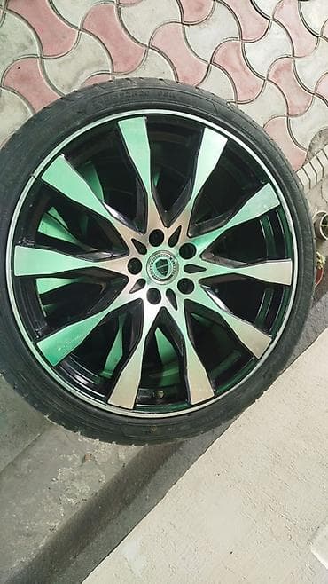 диски 20 дюймов: Литое колесо R20 с шиной 245/35 ZR20 95W. Характеристики: - Диаметр — 2