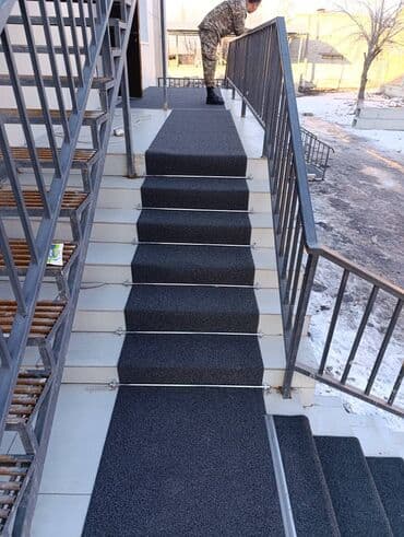 шкаф и комод с зеркалом: Искусственная трава и напольные покрытия в размеры 0.80см — 23