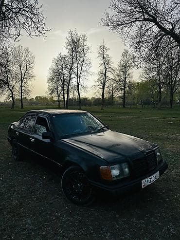 мерс 118: Mercedes-Benz W124: 1988 г., Седан — 10