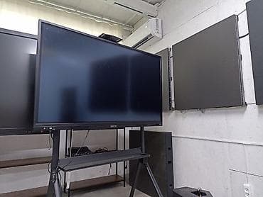 studio display: Интерактивные дисплеи на мобильных стойках - Размер экрана — 3