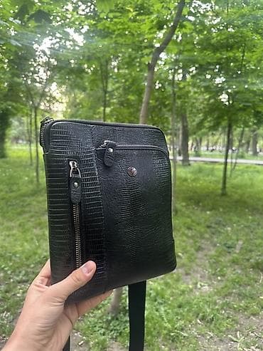 Барсетка BUTUN
Состояние идеальная 
Обмен на красный ремешок