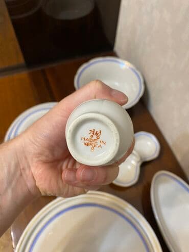 фарфоровые пасуды: Фарфоровый сервиз, Пр-во Корея. 2 тарелки для супа, 3 столовых — 11