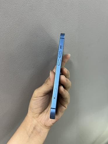iphone 13 lalafo: IPhone 13, 128 ГБ, синий - Экран Super Retina XDR (OLED) с вырезом — 6