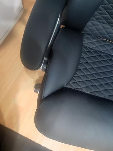 Офис креслолору: Продаю кресло с высокой спинкой. Кресло в отличном состоянии без — 10