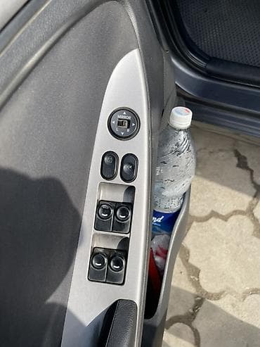 Продажа авто: Hyundai Solaris: 2015 г., 1.6 л, Автомат, Бензин, Седан — 5